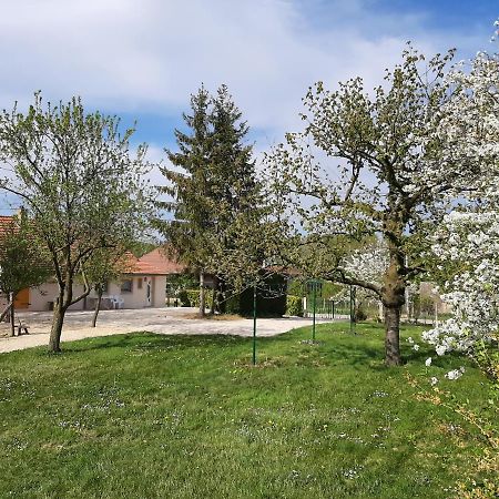 Gite Les Grands Pres Frontenard Exterior photo
